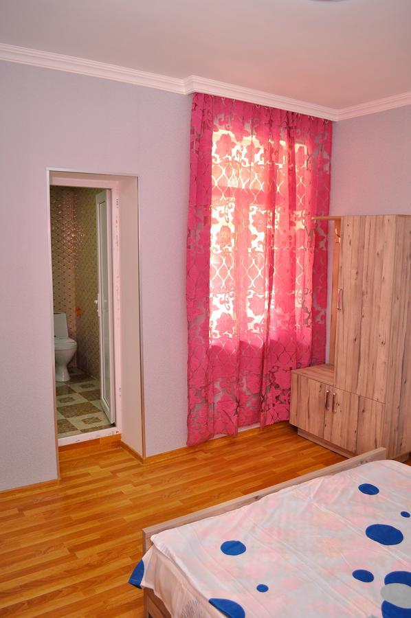 Sofia Guest House Кутаїсі Екстер'єр фото